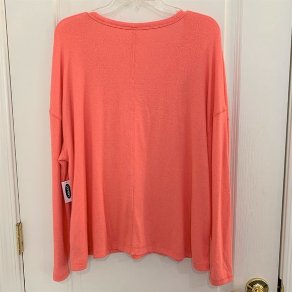 Old Navy Cozy Plush Knit Top Soft V-Neck Oversized Lounge Tee Size Large NEW - Picture 4 of 5